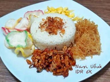 NASI UDUK / NASI KUNING NENEK AKHTAR