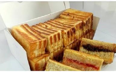 ROTI BAKAR BANDUNG D&R