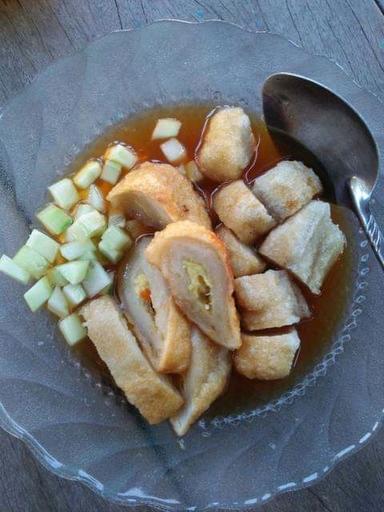 PEMPEK STURA