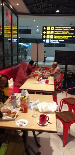 JOHNNY ROCKETS - SOETTA AIRPORT