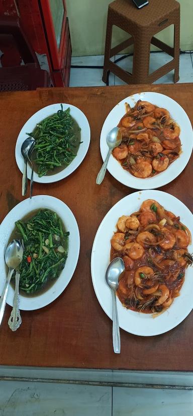 PONDOK SEAFOOD HARRY