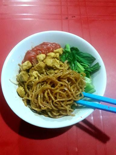 MIE AYAM DAN BURGER CAPLANG