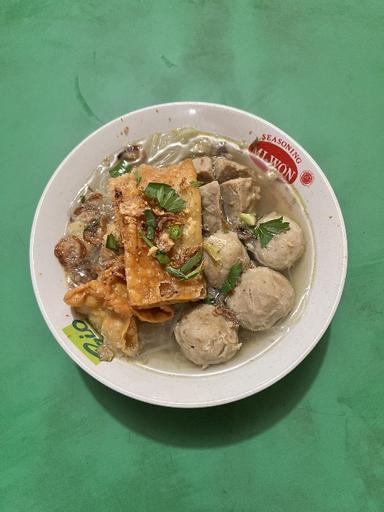 MIE AYAM BAKSO PANGSIT REMAJA MALANG