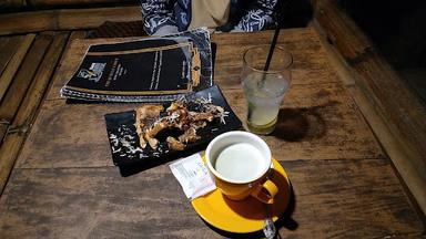 COFFE & RESTO KEDAI SURU PITOE