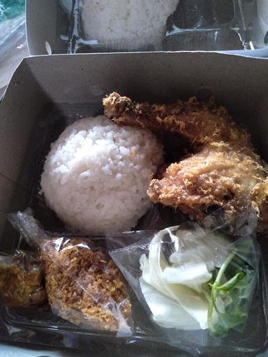 AYAM GORENG MBOK RUBI