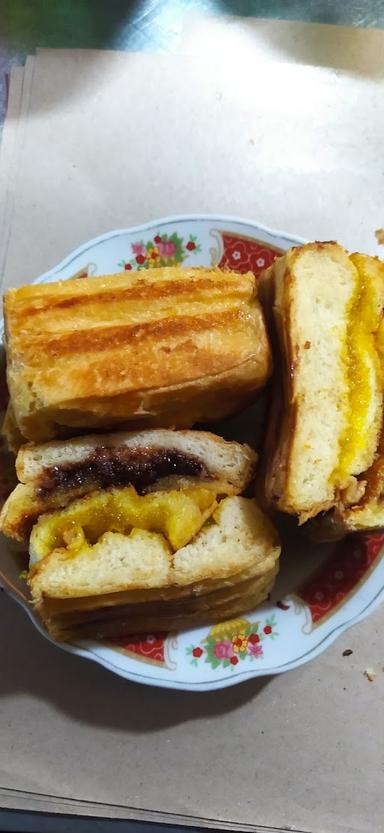 ROTI BAKAR