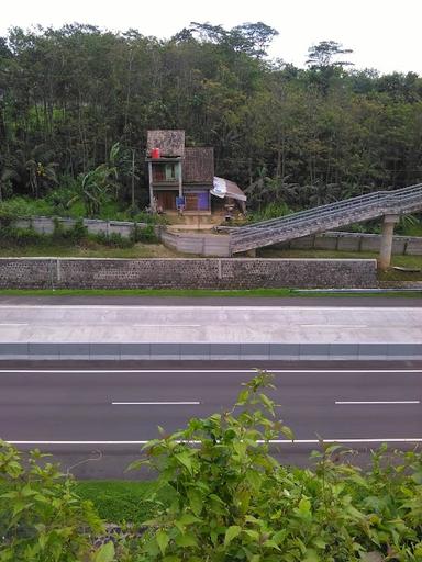 WARUNG KOPI MBAK DARMI (JEMBATAN CINTA) TOL KLEPU