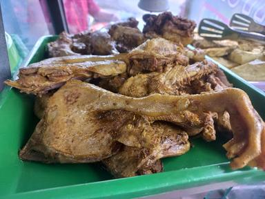 AYAM GORENG TIGA PUTRA