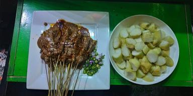 SATE AYAM KAMBING MADURA ABANG UMAR SAKERA