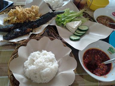 SEAFOOD KARANGJATI MAS EDY