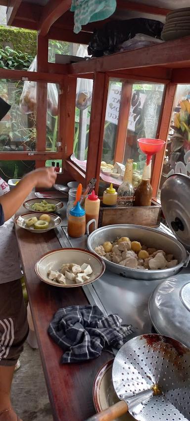 SIOMAY & BATAGOR BANDUNG PAK TUGINO CABANG LUWES UNGARAN