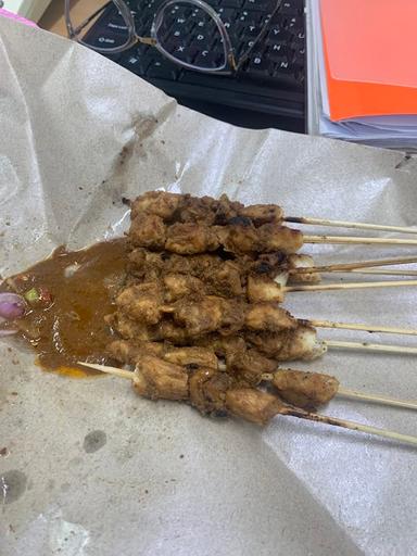 SATE AYAM DAN SATE KAMBING OK