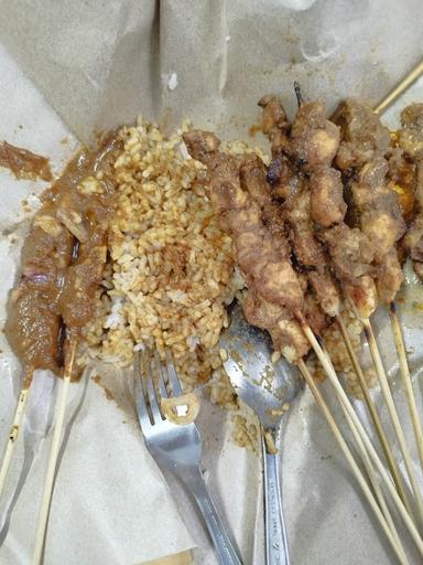 SATE AYAM DAN SATE KAMBING OK