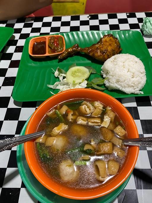 WARUNG AYAM PENYET ONO ROSO