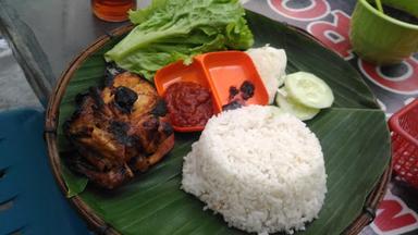 AYAM BAKAR SIDOMORO