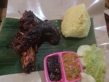 AYAM BAKAR 77