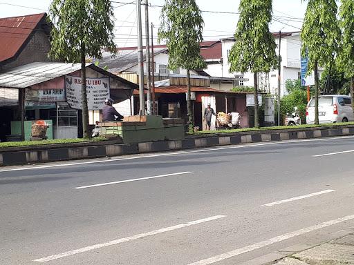 AYAM PENYET PUTRA LANGKAT