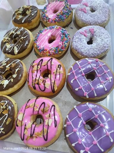 DONAT MAMA IZA