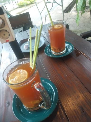 TEPIAN DANAU COFFEE