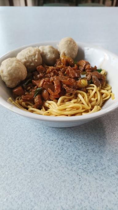 BAKSO DAGING DAN MIE AYAM