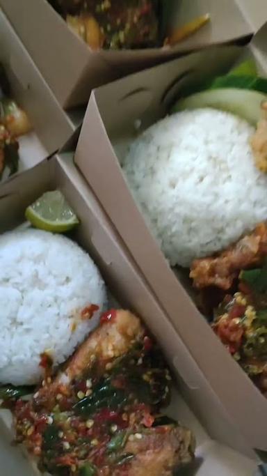 AYAM GEPREK HITZ MAKASSAR