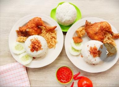 AYAM GORENG KREMES KHAS SOLO ECHO BTP