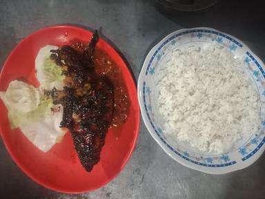 AYAM PENYET ALIBABA