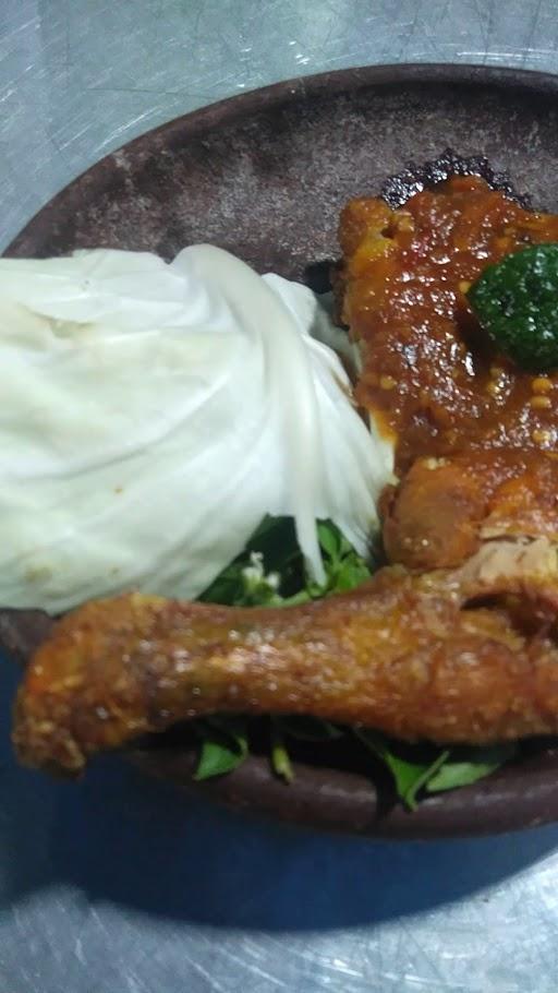 AYAM GORENG DAN BAKAR SRI REJEKI