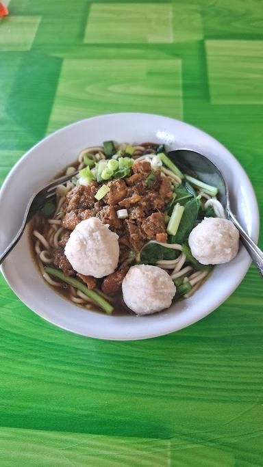 BAKSO & MIE AYAM SOLO CAK IS CAB. TOJAN