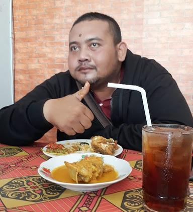 MASAKAN PADANG ANDIKA GIANYAR