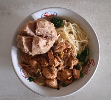 MIE AYAM BAKSO SOLO ABG MAS EKO