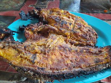 IKAN BAKAR MANG APIN