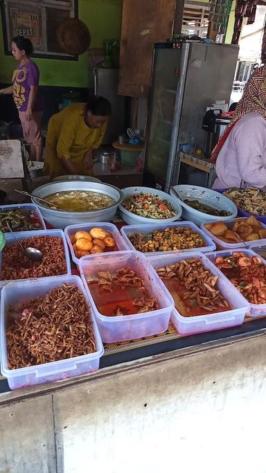 WARUNG NASI UDUK MAK IDONG