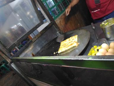 MARTABAK TERANG BULAN SETIA