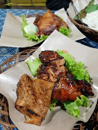 NASI UDUK BAKAR, AYAM BAKAR DAN GORENG,