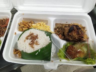 NASI UDUK,LALAPAN & SEGO SAMBEL LEGENDA MALANG