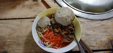 MIE AYAM BASO SOLO