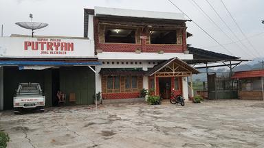 RUMAH MAKAN PUTRYAN