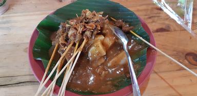 SATE PADANG GOYANG LIDAH AJO BUJANG.