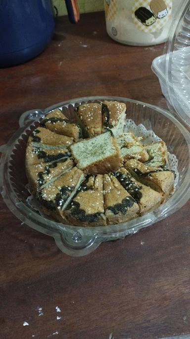 DAPUR KUE/TOKO KUE MORO SENENG