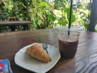 HUTAN HUJAN (COFFEE SHOP)