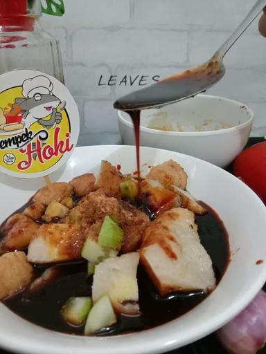 AYAM BAKAR DAN PEMPEK HOKI