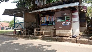 WARUNG JAJANAN MA IYUM (BU NANI)