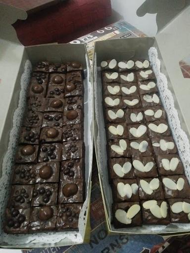 BROWNIES MAYZA CAKES&COOKIES