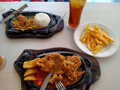 WAROENG STEAK & SHAKE