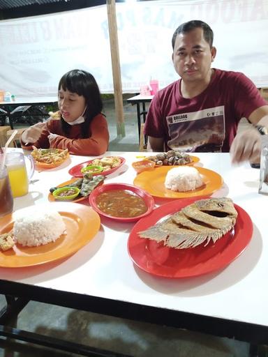 WARUNG SEAFOOD, AYAM & LELE KREMES MAS PUR 72