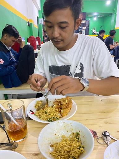 WARKOP TIGARASA