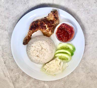 AYAM BAKAR HAMAMI