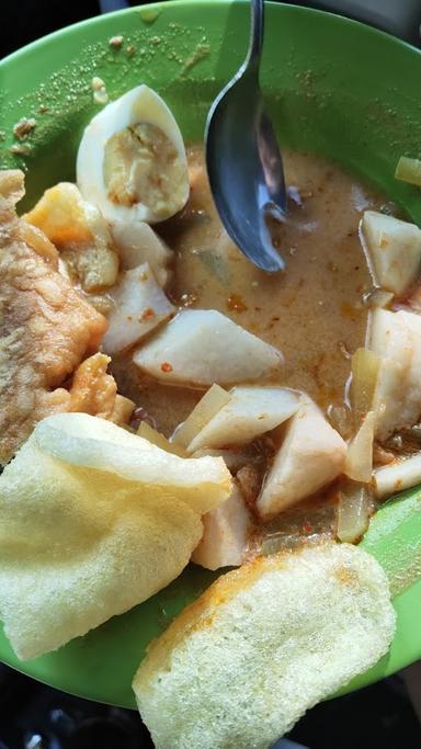 RUJAK CINGUR, KETUPAT SAYUR DAN NASI UDUK IQWEDW