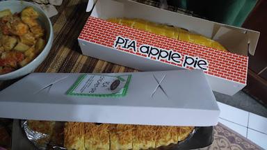 PIA APPLE PIE